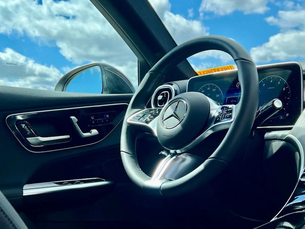 Certified Used 2026  Mercedes-Benz GLC 300 image 9