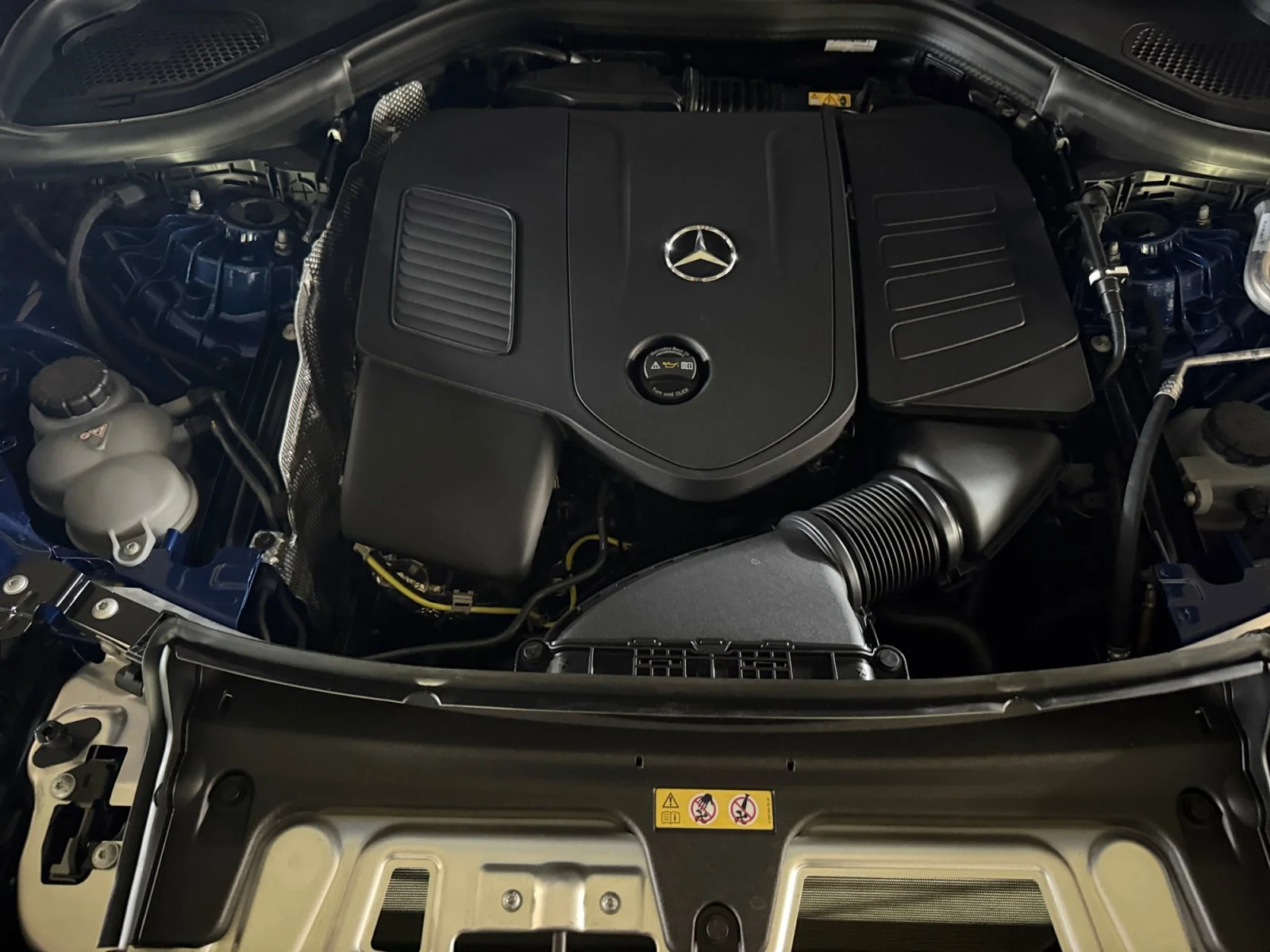 New 2027 Blue Mercedes-Benz GLC 300 image 20