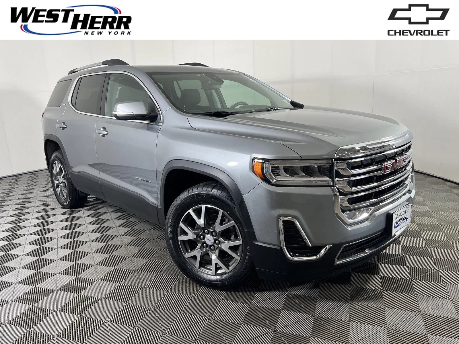 Used 2023 Sterling Metallic GMC SLE image 1