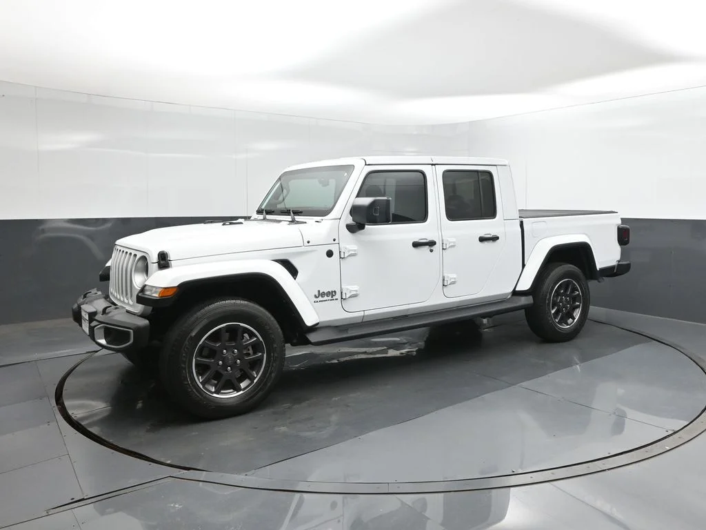2023 Jeep Gladiator Overland's photo
