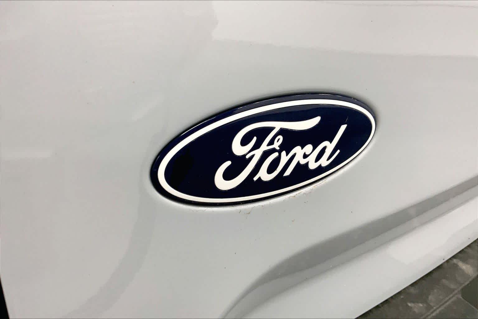 New 2026 Space White Metallic Ford Badlands® image 12