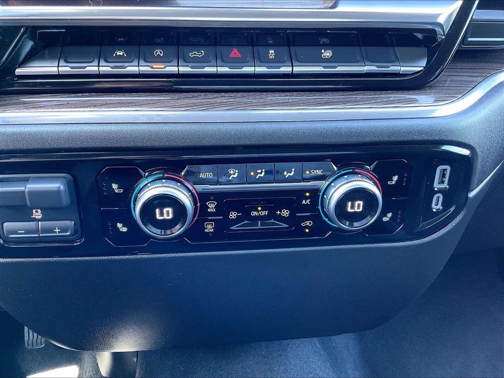 Used 2025 Onyx Black GMC Elevation image 25