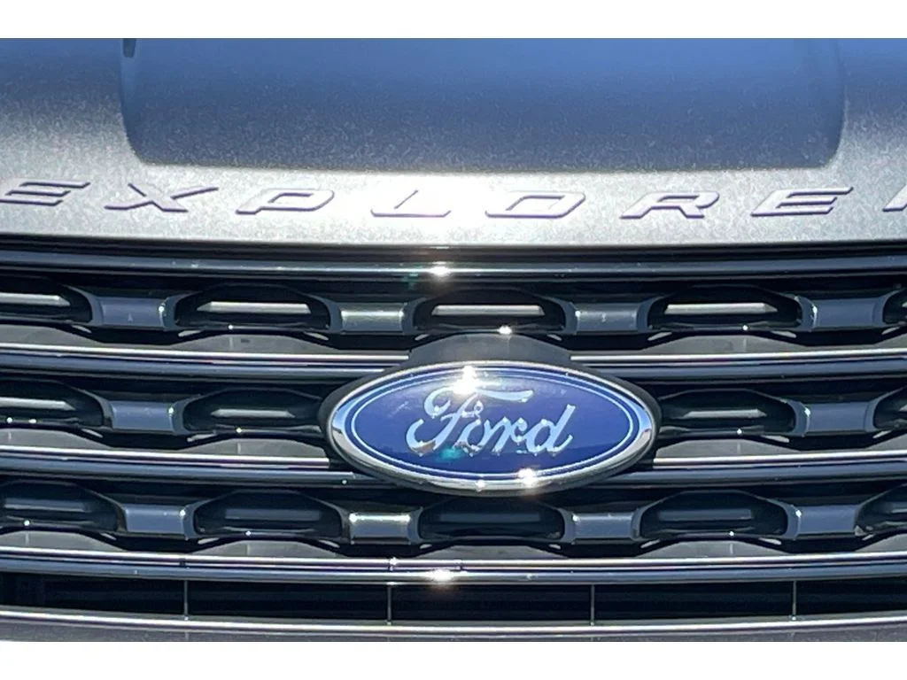 Used 2017 Magnetic Metallic Ford Sport image 48