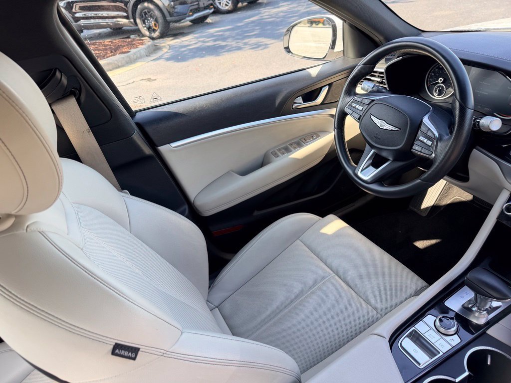 Used 2025 White Genesis 2.5T image 15