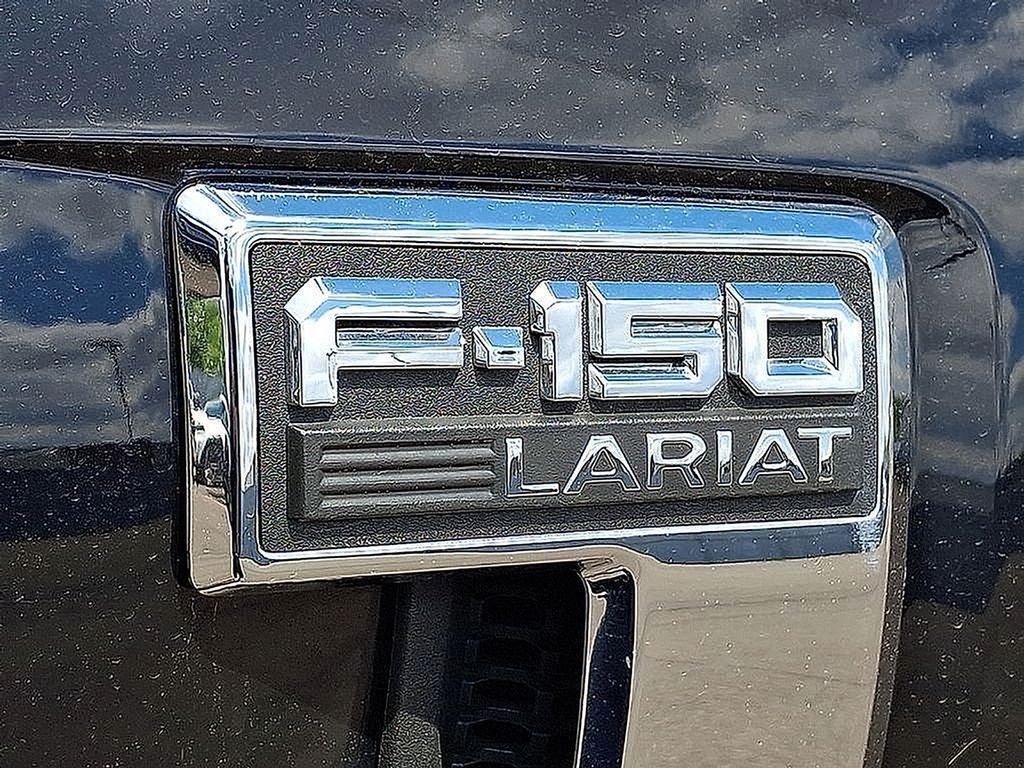 Used 2022 Black Metallic Ford Lariat image 33