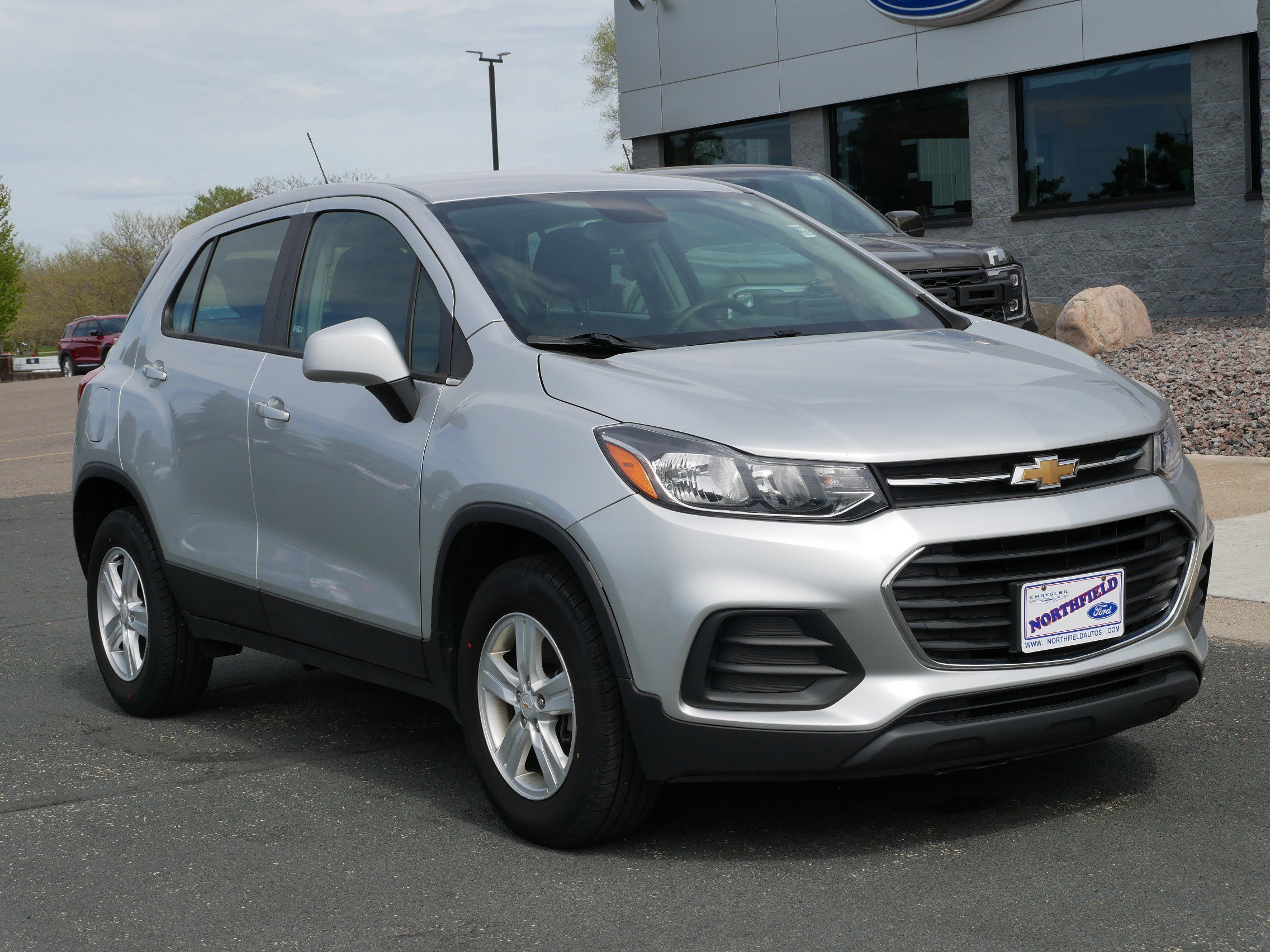 View vehicle photo 2