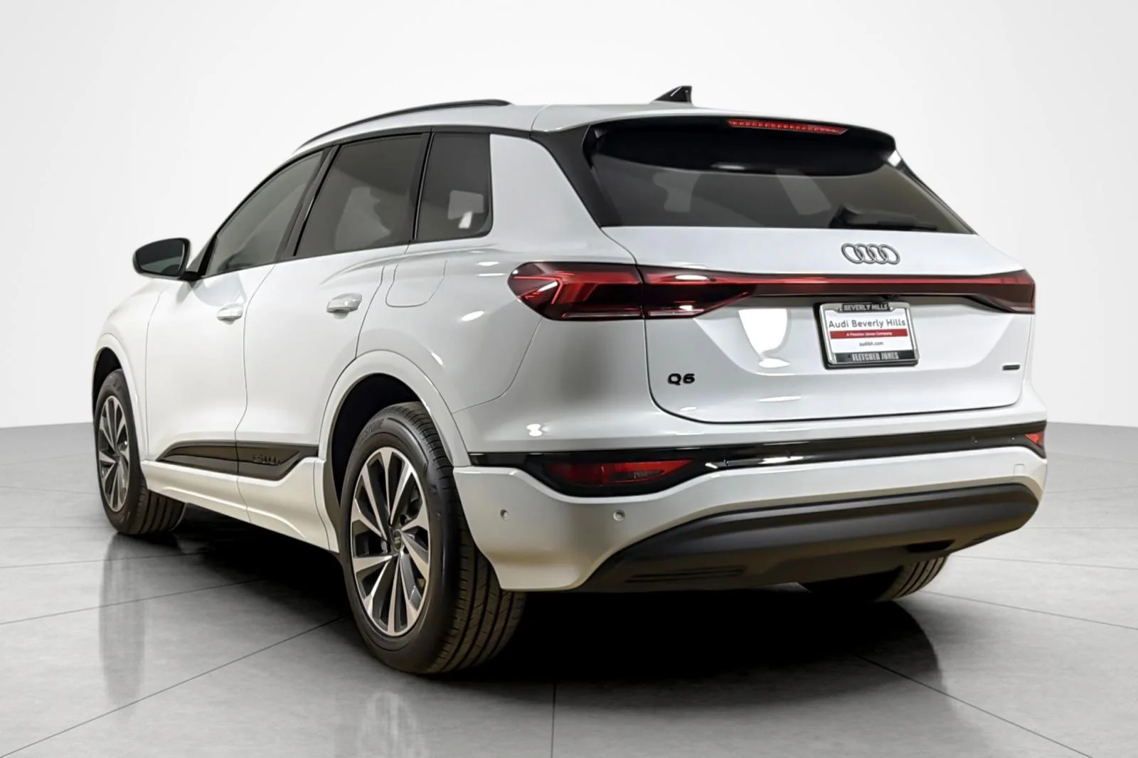 Used 2025 Glacier White Metallic Audi Premium quattro image 3