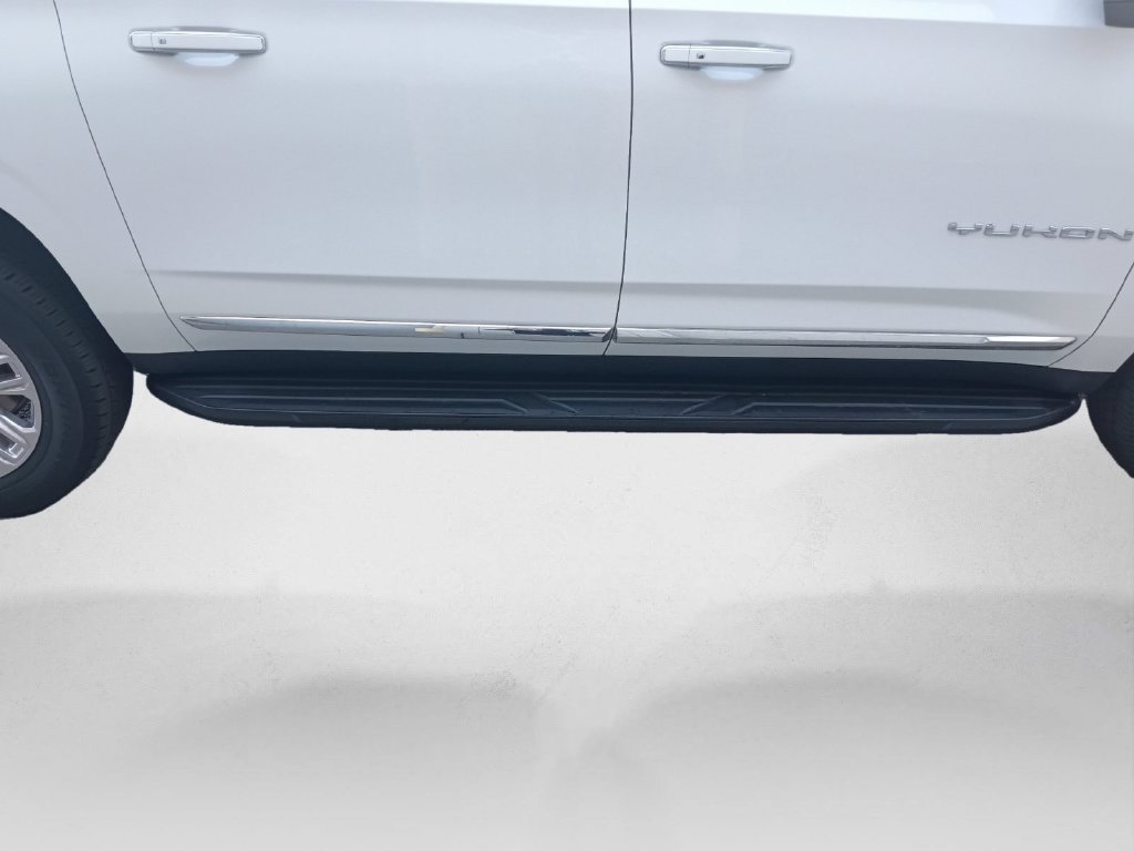 Used 2024 White GMC SLT image 18
