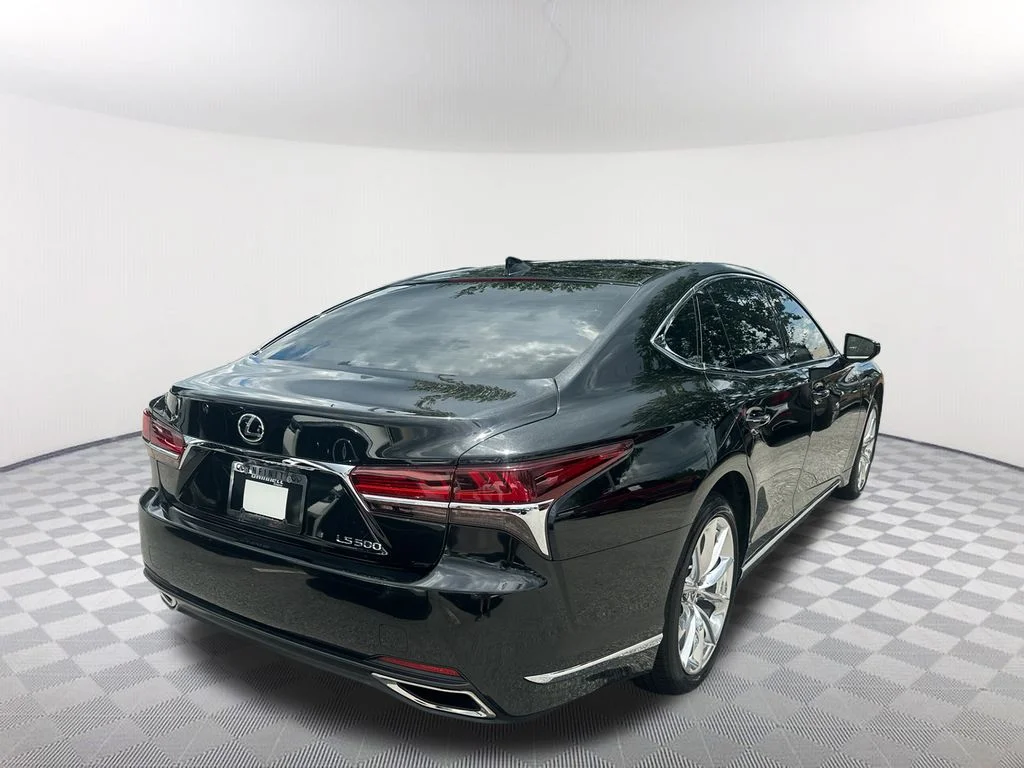 Used 2018  Lexus 500 Base image 5