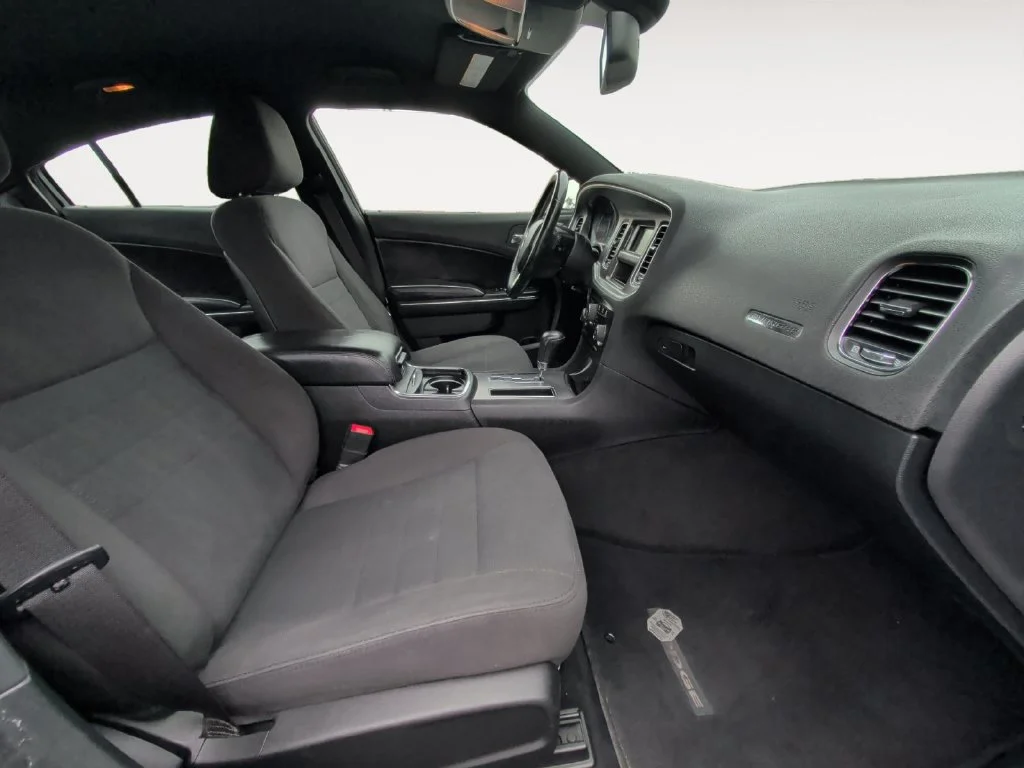 Used 2014 Silver Dodge SE image 23