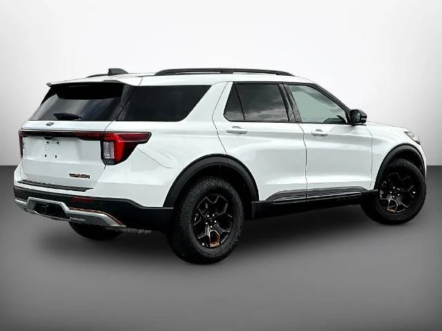 New 2026 Star White Metallic Tri-Coat Ford Tremor® image 50