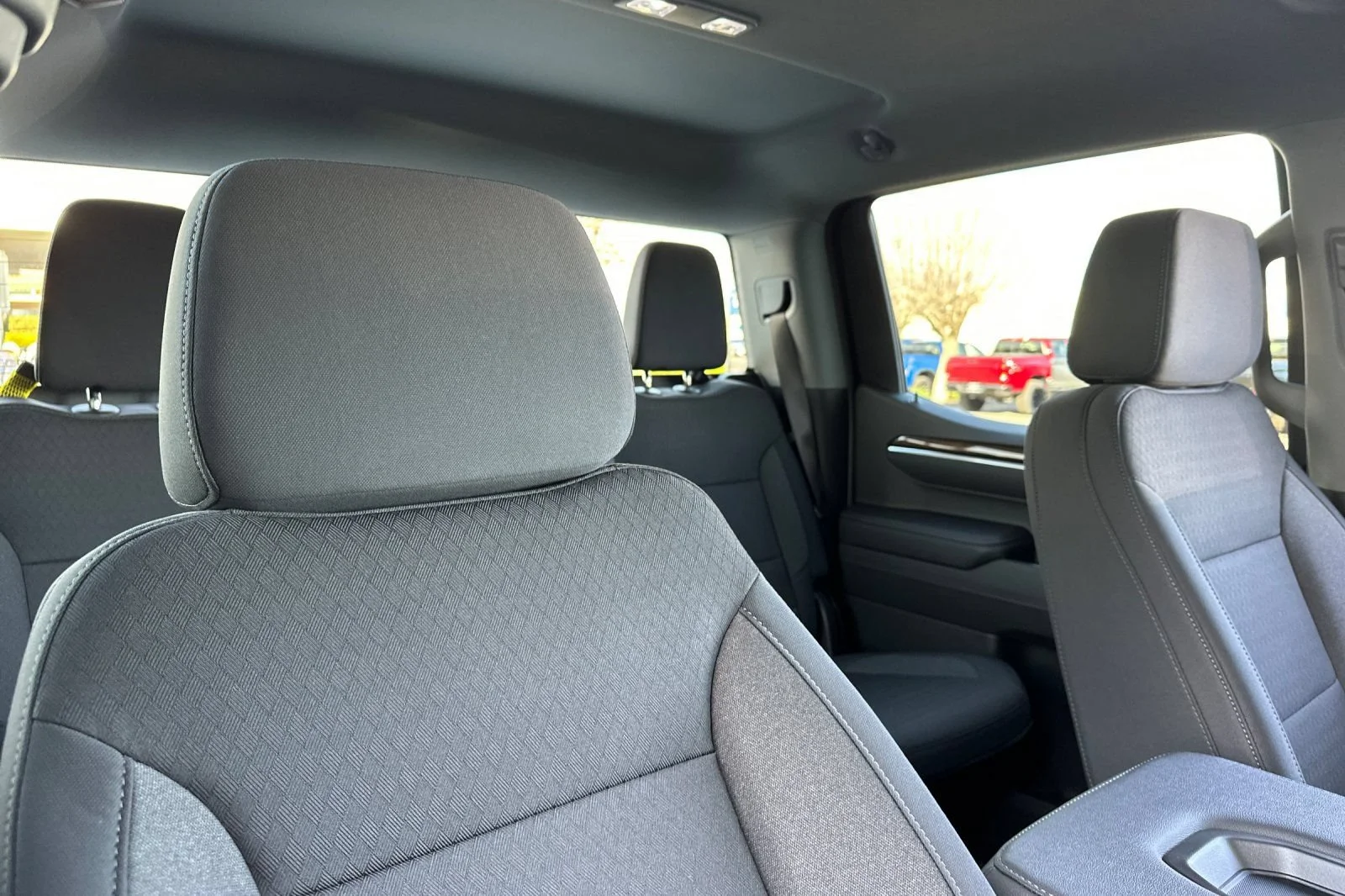 New 2025 Summit White Chevrolet LT (2FL) image 13