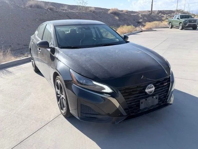 Used 2025 Black Nissan 2.5 SR image 3