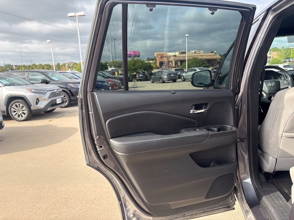 Used 2019 Gray Honda EX-L image 39
