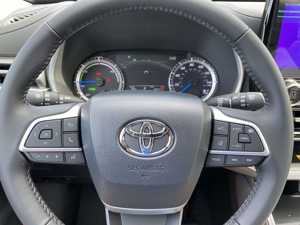 Used 2026 Beige Toyota XLE image 21