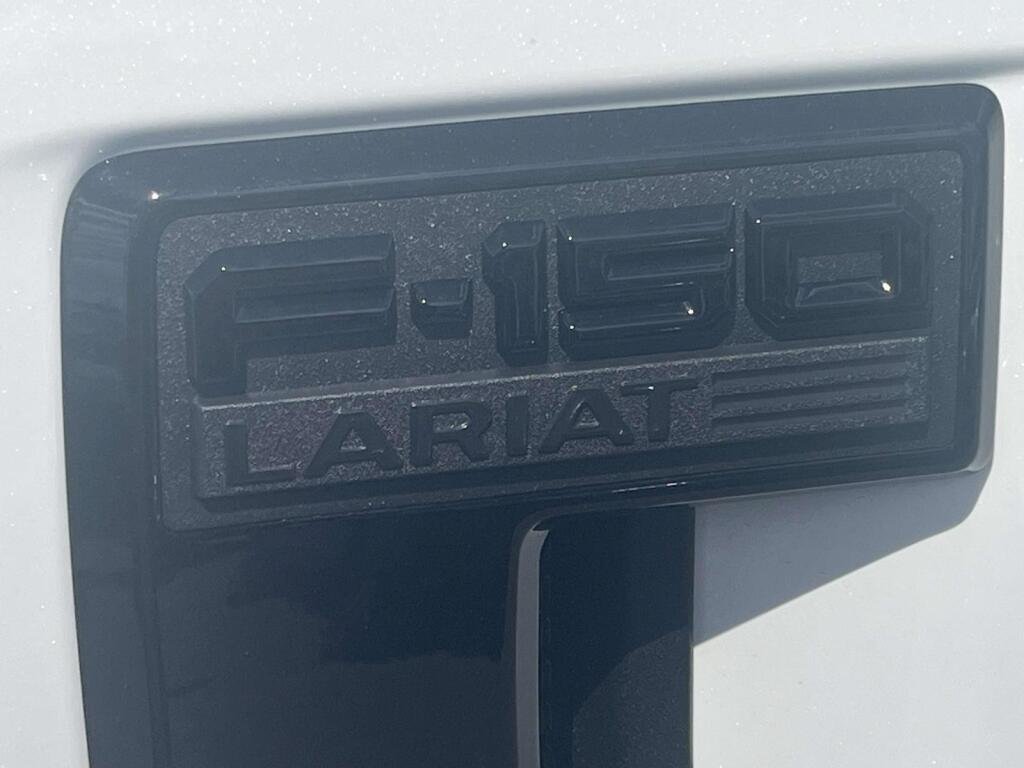 New 2026 Star White Metallic Tri-Coat Ford LARIAT image 15