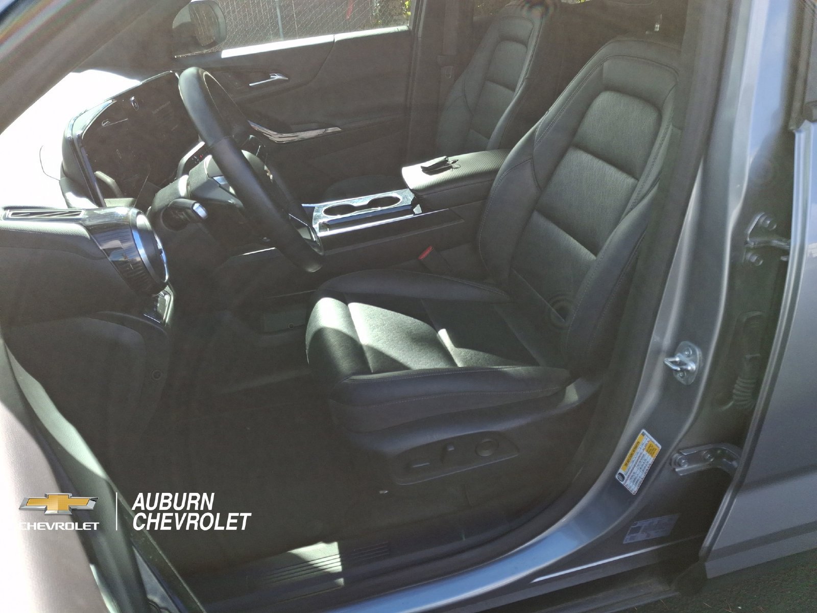 2025 Chevrolet Equinox LT - Photo 17