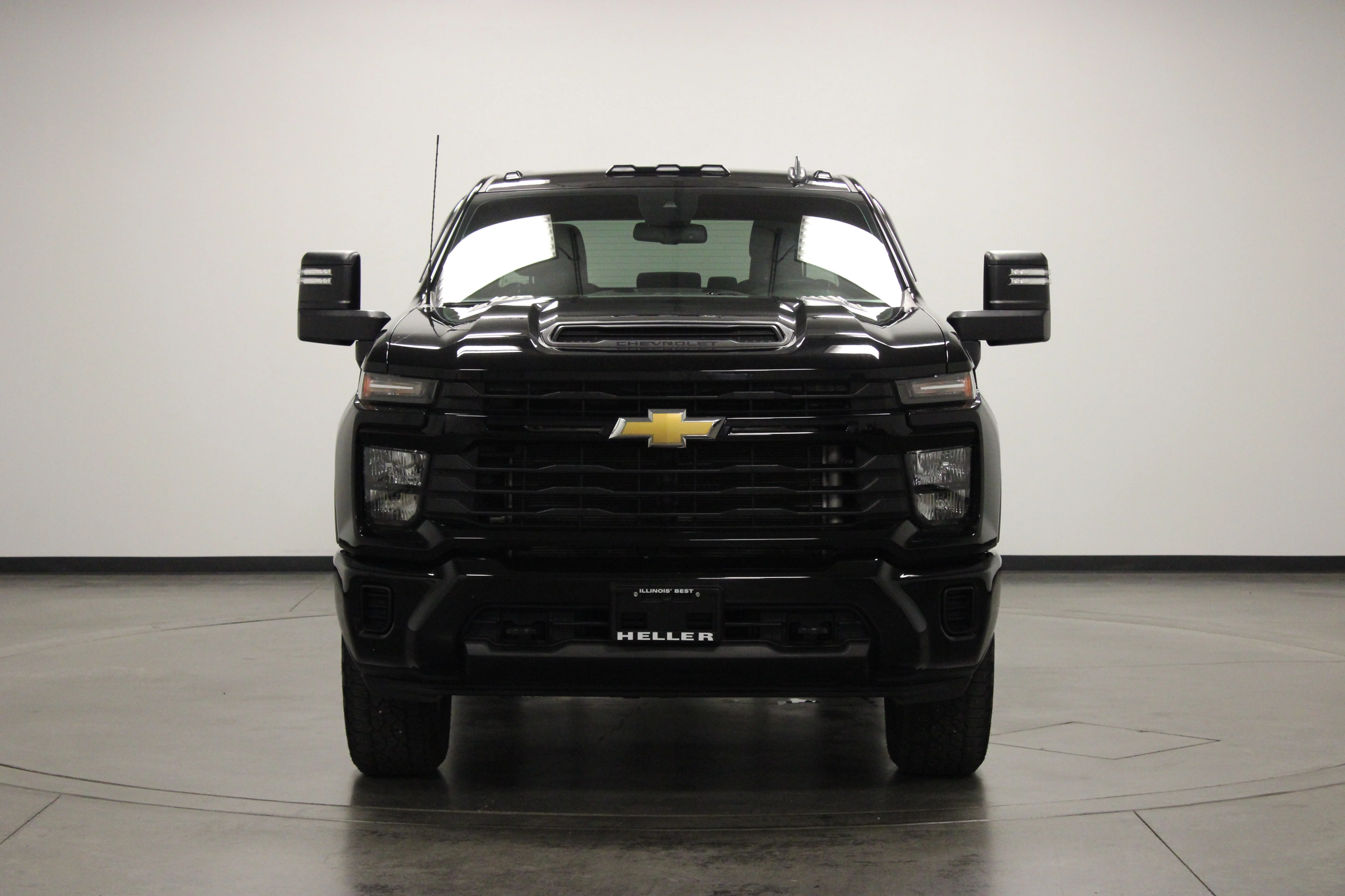 Used 2024 Black Chevrolet Custom image 3