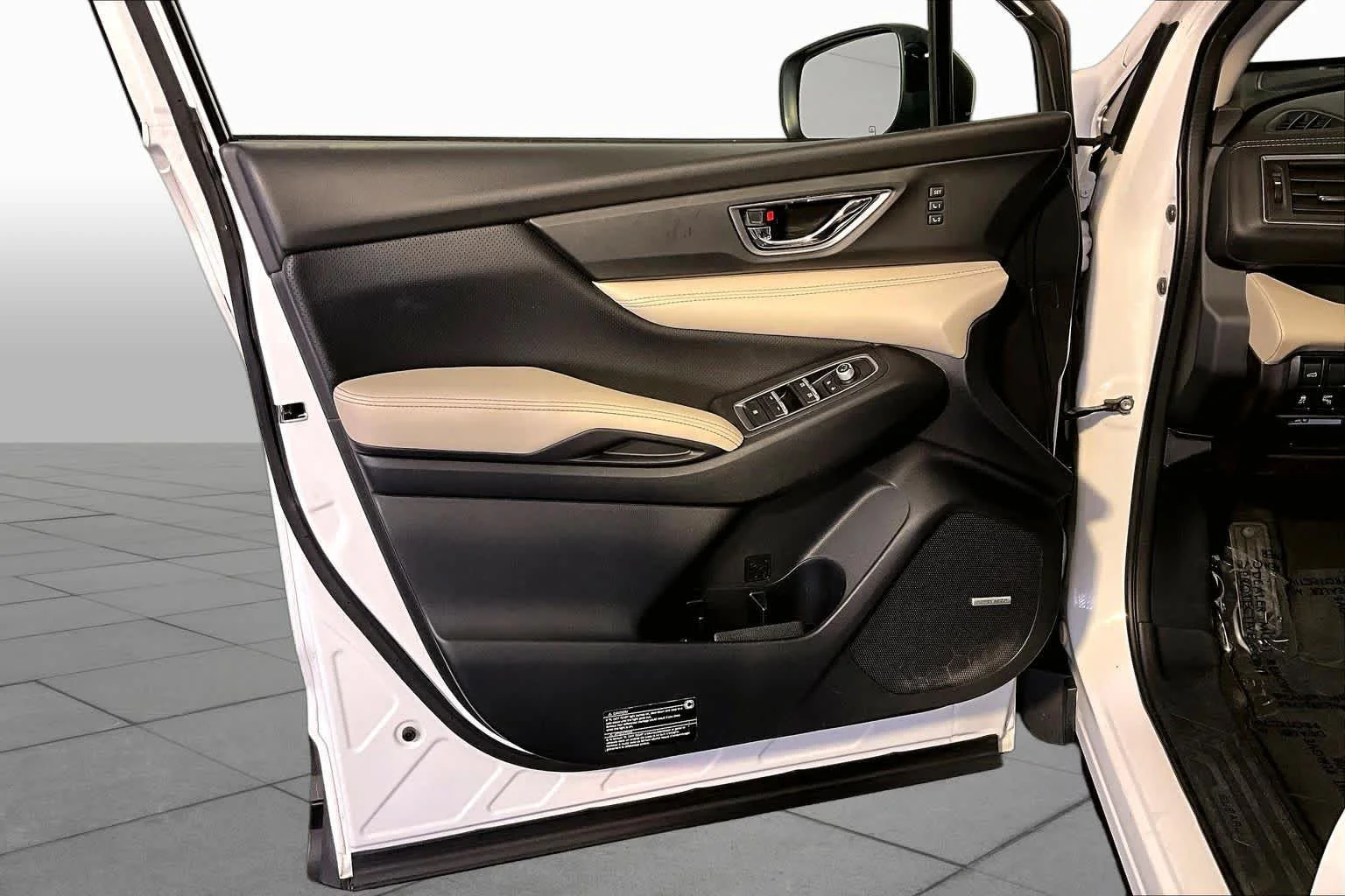 Used 2019 Crystal White Pearl Subaru Limited image 22