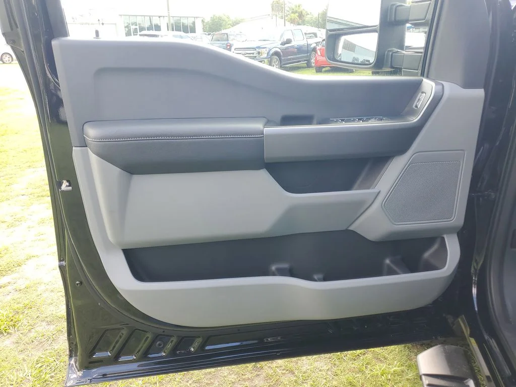 2025 Ford F-250 Super Duty XL - Photo 6