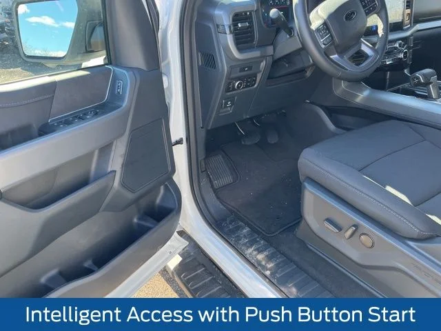 New 2026 Oxford White Ford XLT image 15
