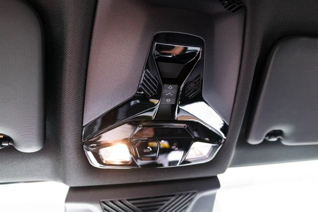 New 2026 Alpine White BMW xDrive28i image 30