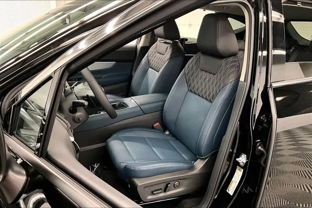 New 2026 Super Black Nissan Platinum image 10