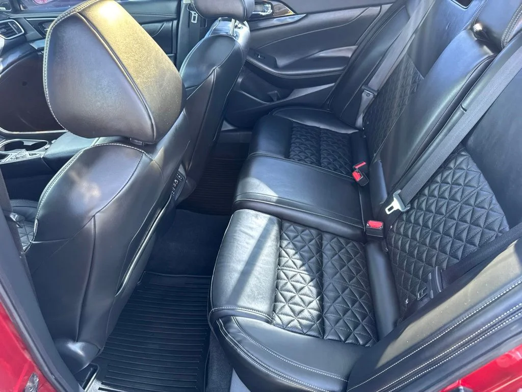 Used 2022 Scarlet Ember Nissan Platinum image 10