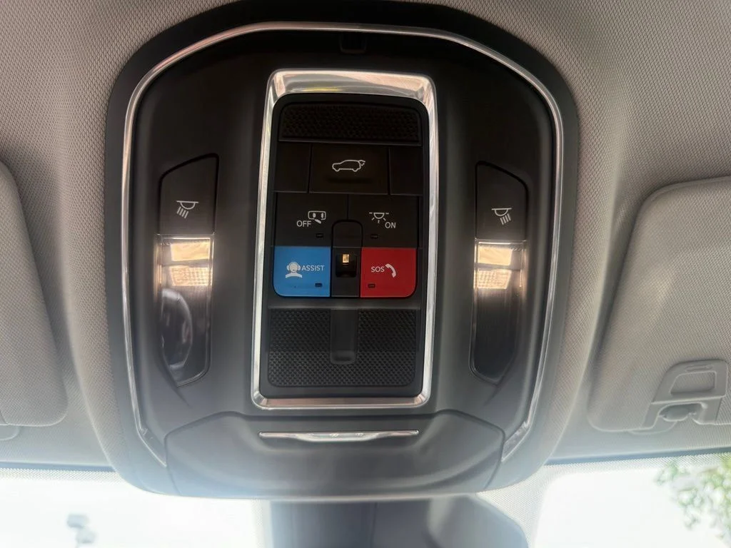 Used 2023 White Jeep Limited image 26
