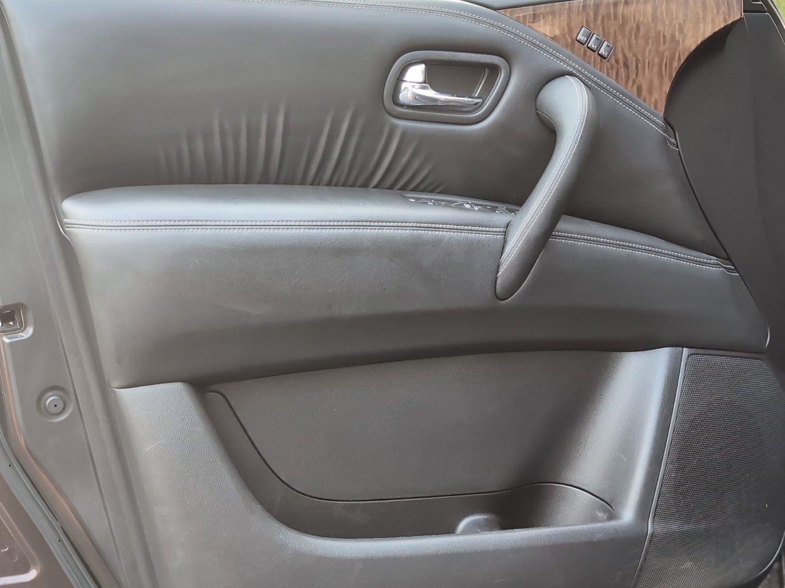 Used 2018 Mocha Almond Nissan Platinum image 18