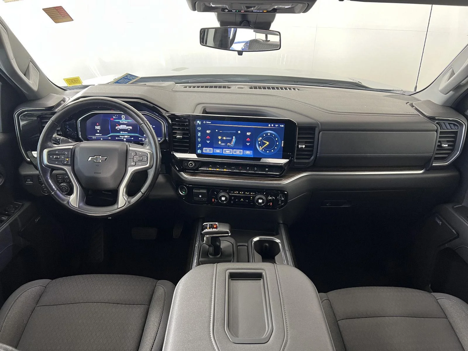 Used 2022 SILVER ICE METALLIC Chevrolet RST image 23