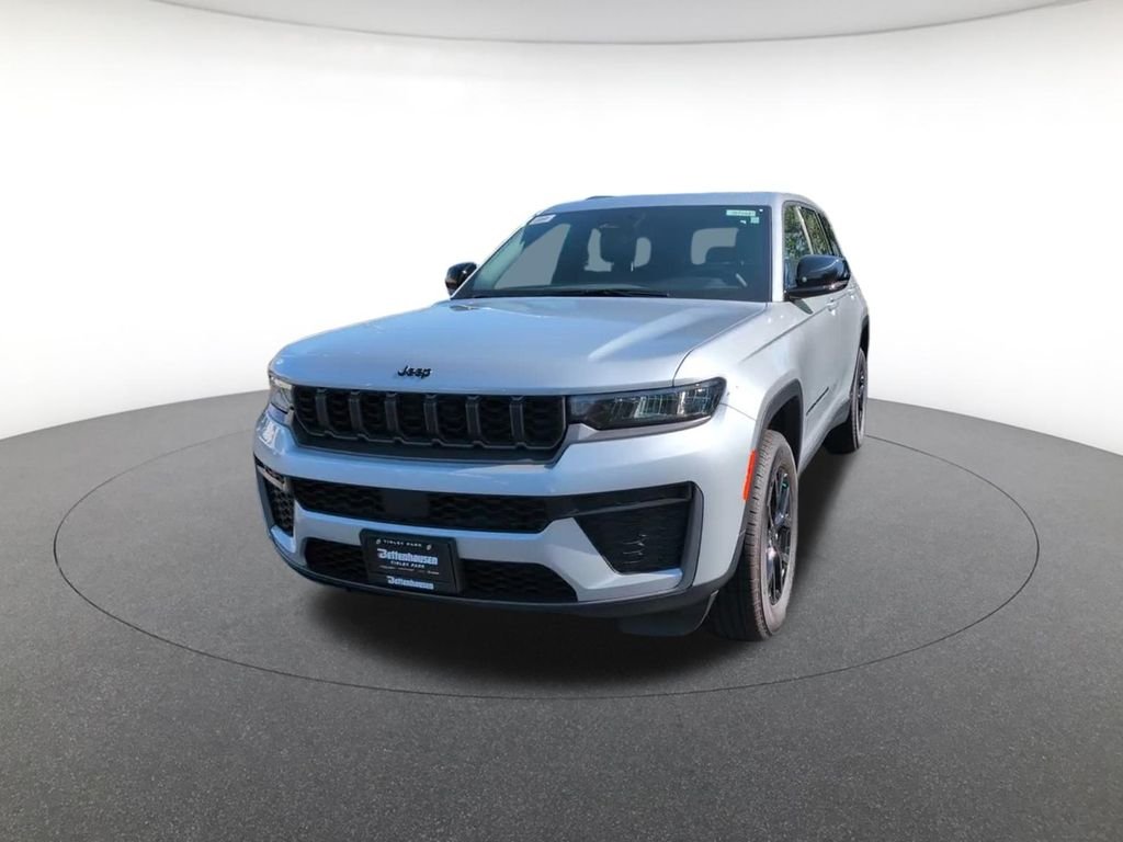 New 2026 Silver Zynith Exterior Paint Jeep Altitude image 13