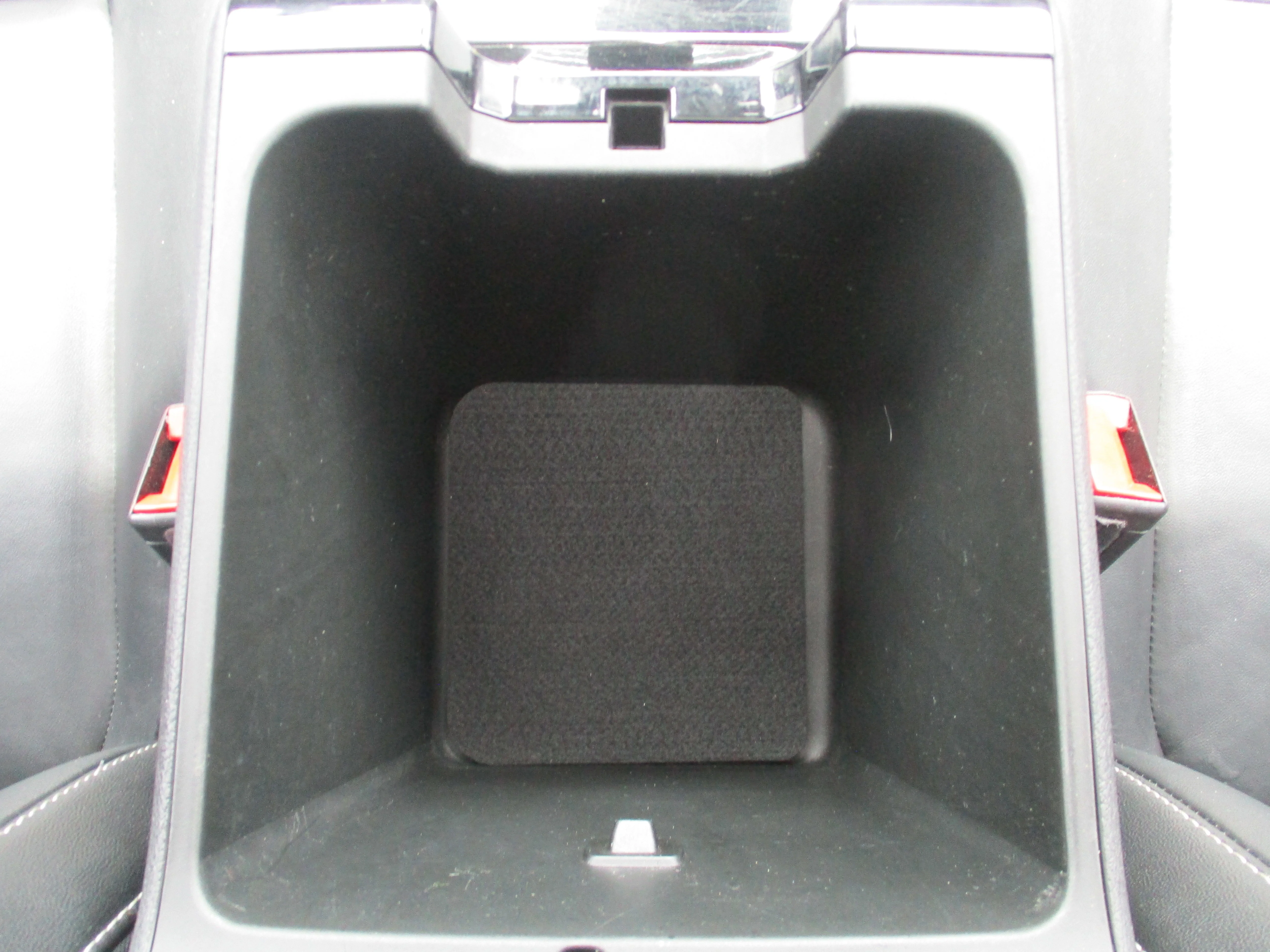 Certified Used 2022 Diamond Black Crystal Pearlcoat Jeep Limited image 22