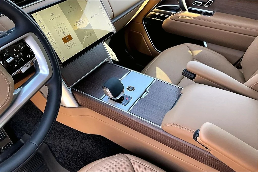 New 2026 White Land Rover SE image 8
