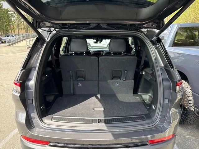 2025 Jeep Grand Cherokee L Altitude - Photo 13