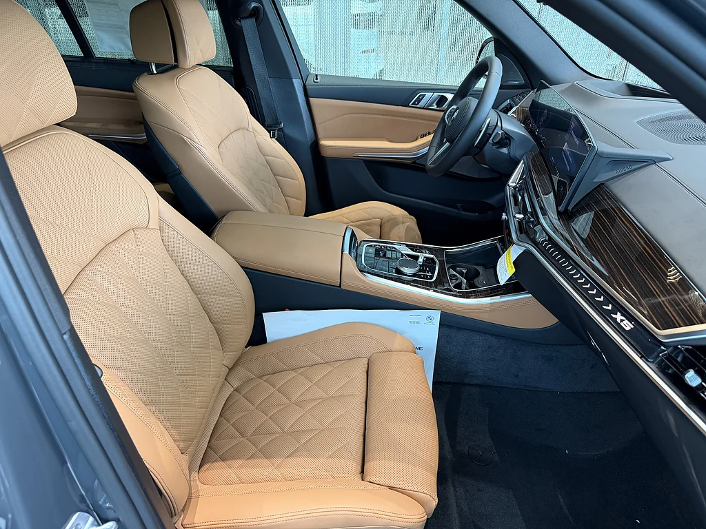 New 2026 Dravit Grey Metallic BMW xDrive40i image 14
