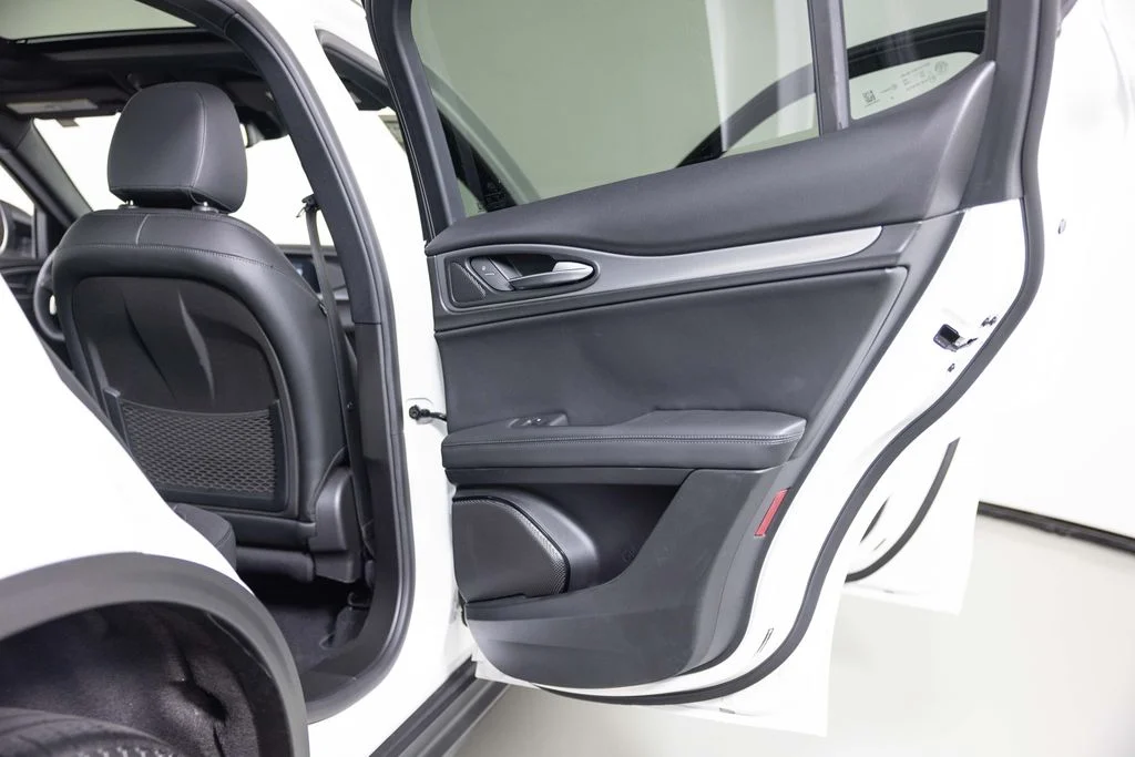 2025 Alfa Romeo Stelvio Base - Photo 36