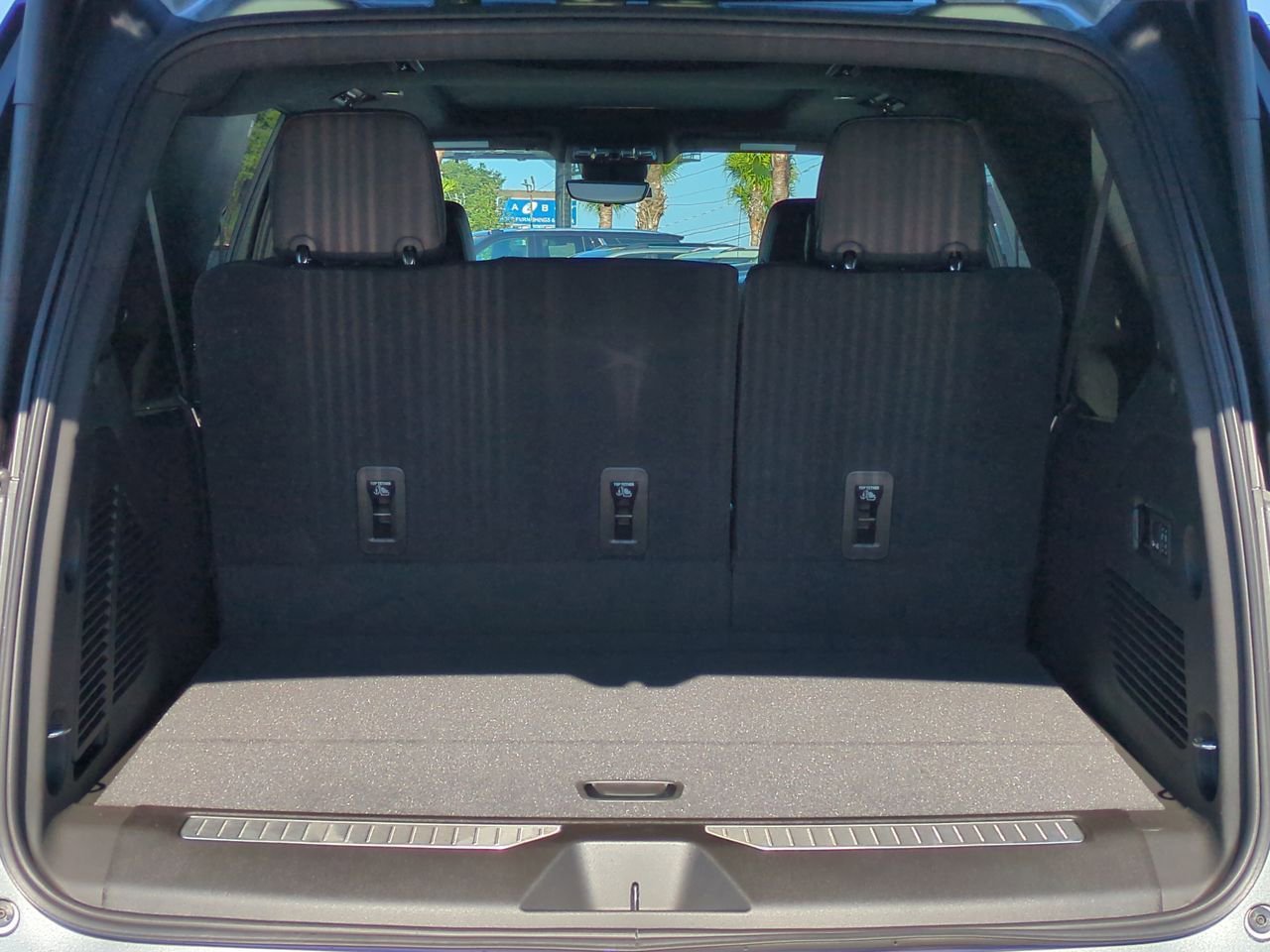 2026 Chevrolet Suburban High Country - Photo 27