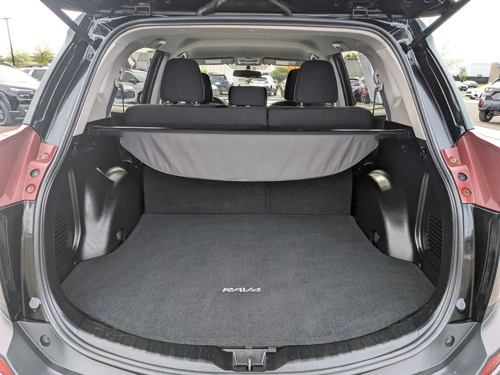 Used 2015 Black Toyota LE image 6