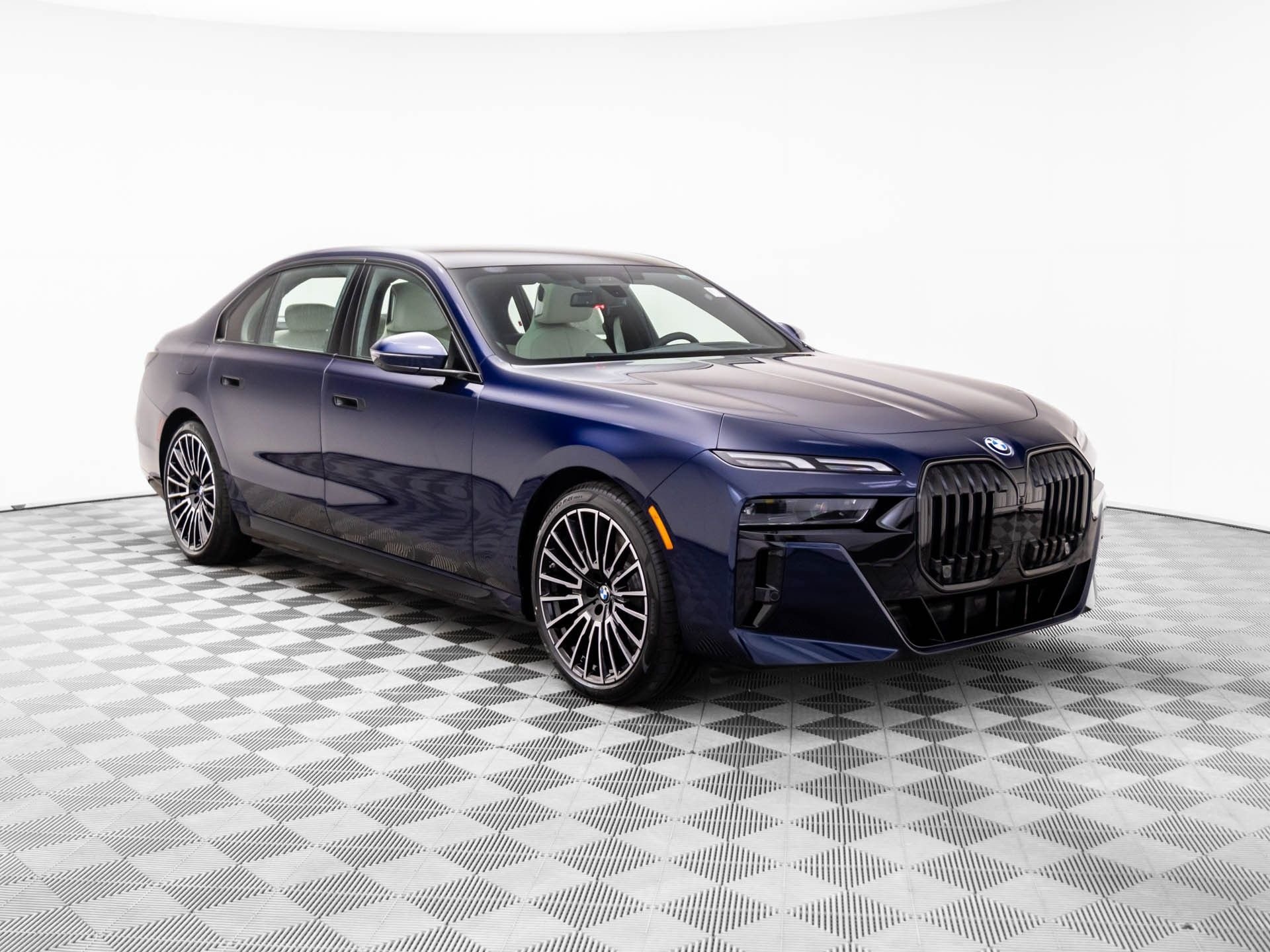 New 2026 Tanzanite Blue II Metallic BMW 750e xDrive image 9