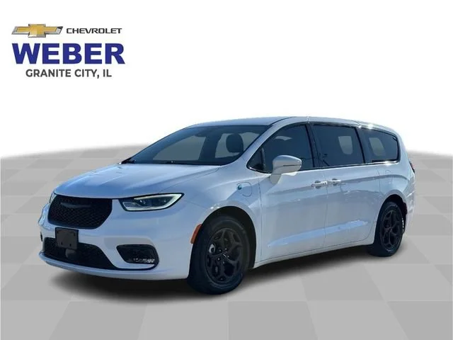 2022 Chrysler Pacifica Hybrid Touring L Hybrid's photo