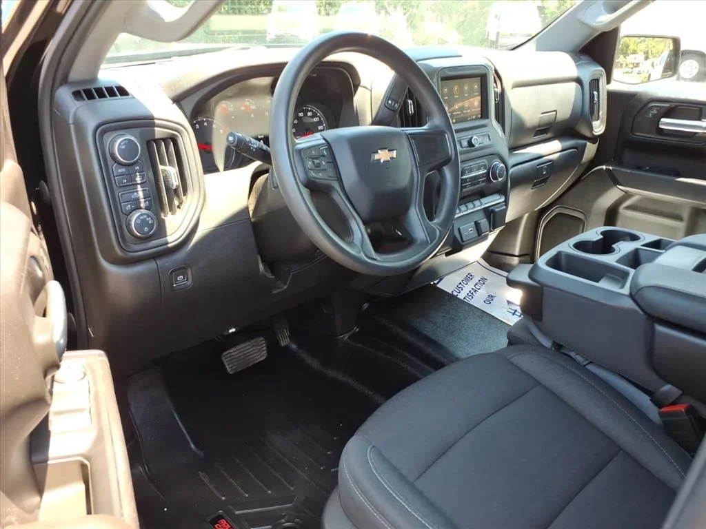Used 2023 Black Chevrolet Custom image 18