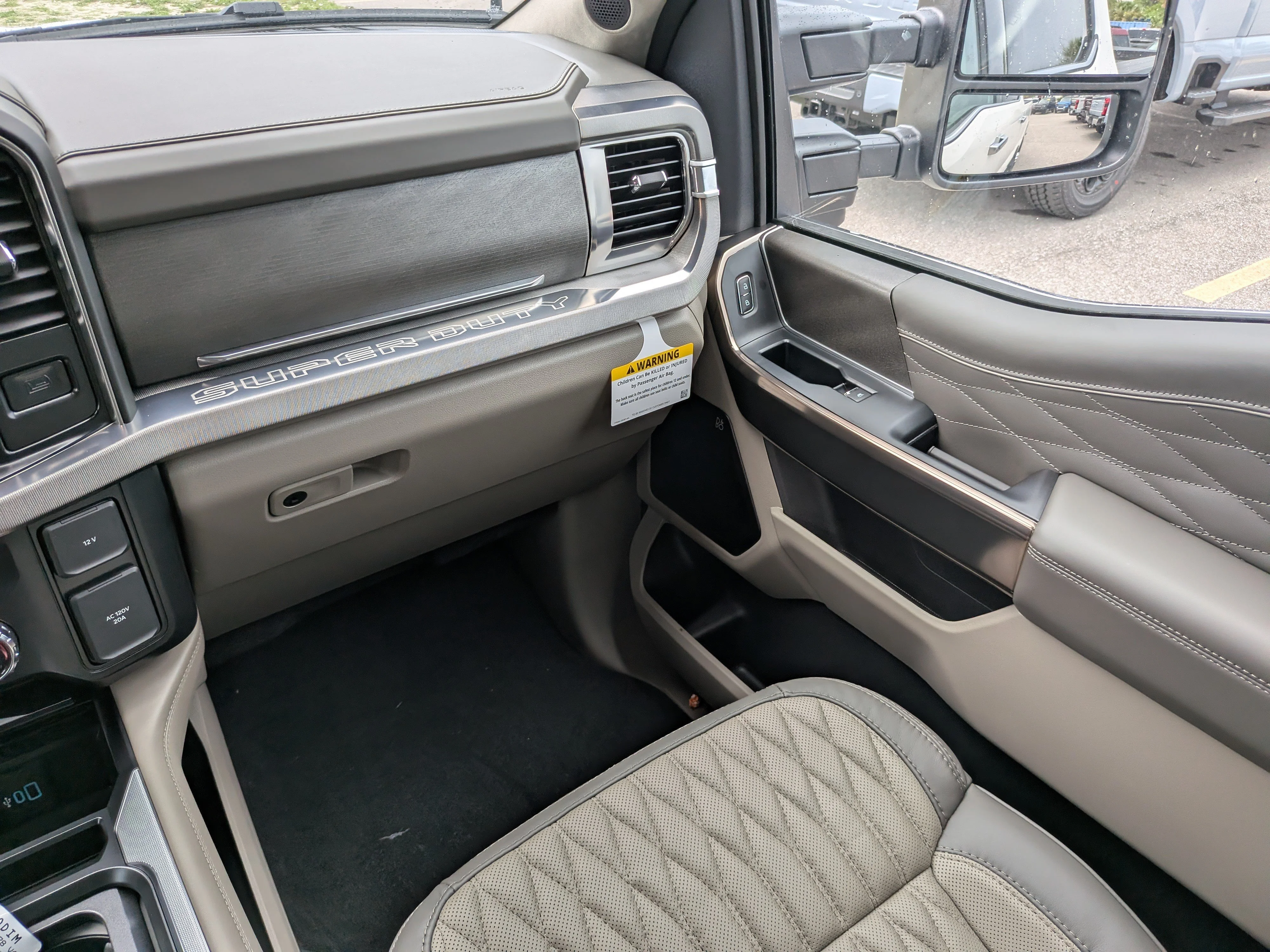 New 2026 Star White Metallic Tri-Coat Ford F-250® Platinum® image 16