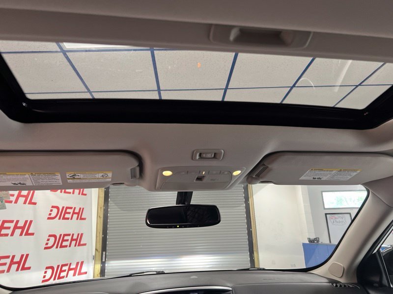 Used 2017 White Nissan Platinum image 34