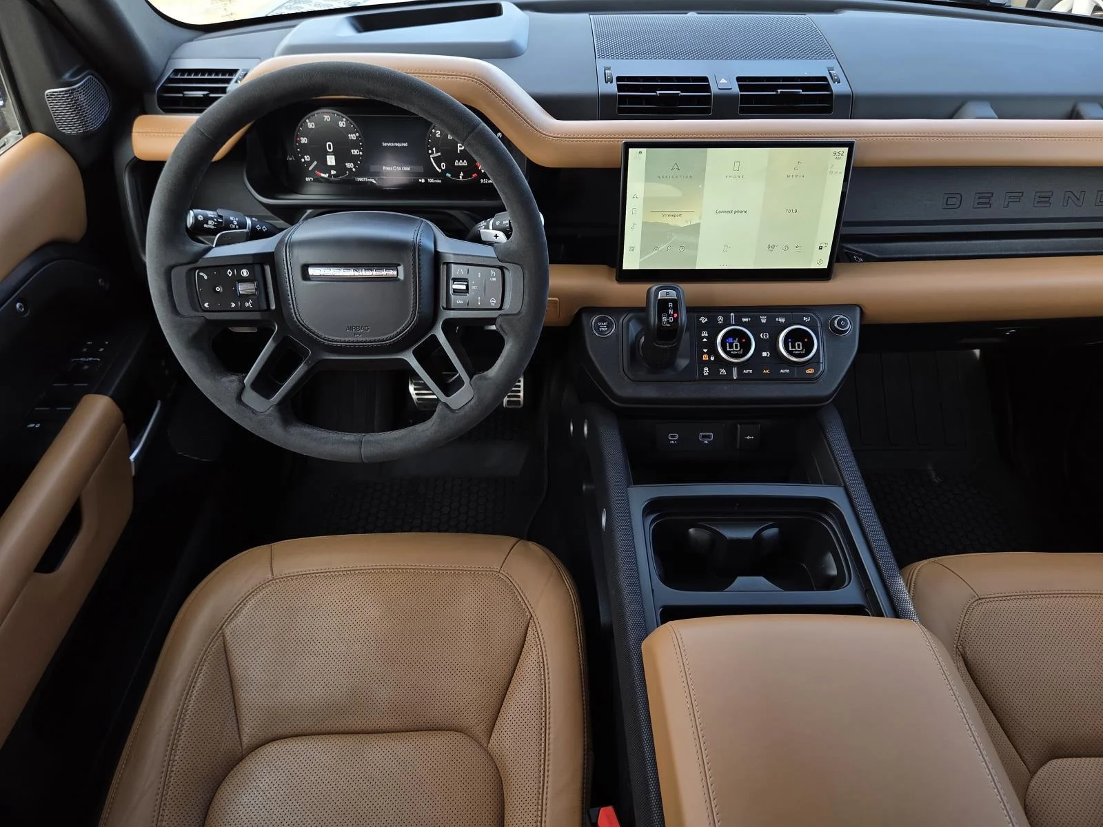 Used 2024 Carpathian Grey Premium Metallic Land Rover Carpathian Edition image 15