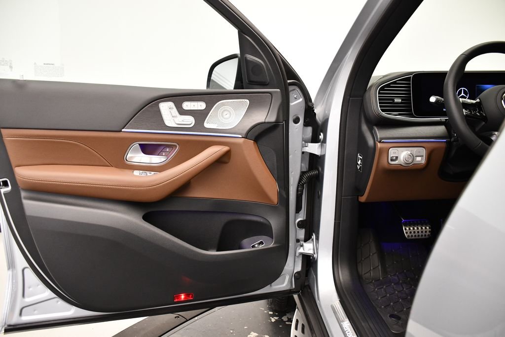 2025 Mercedes-Benz GLS Base - Photo 31