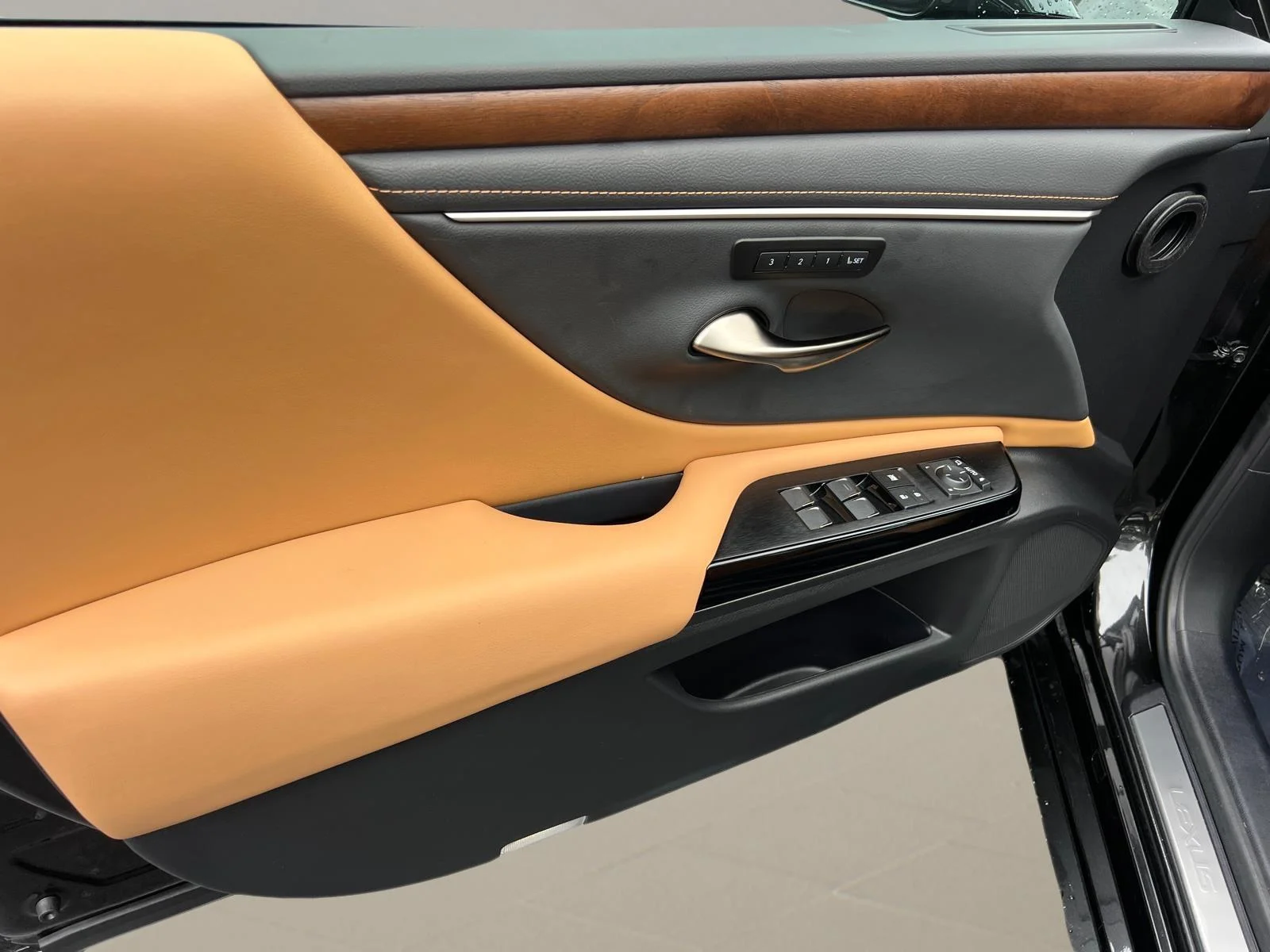 Certified Used 2025 Caviar Lexus 350 image 10