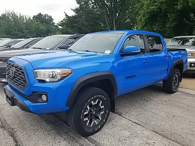 Used 2020 Blue Toyota SR5 image 11