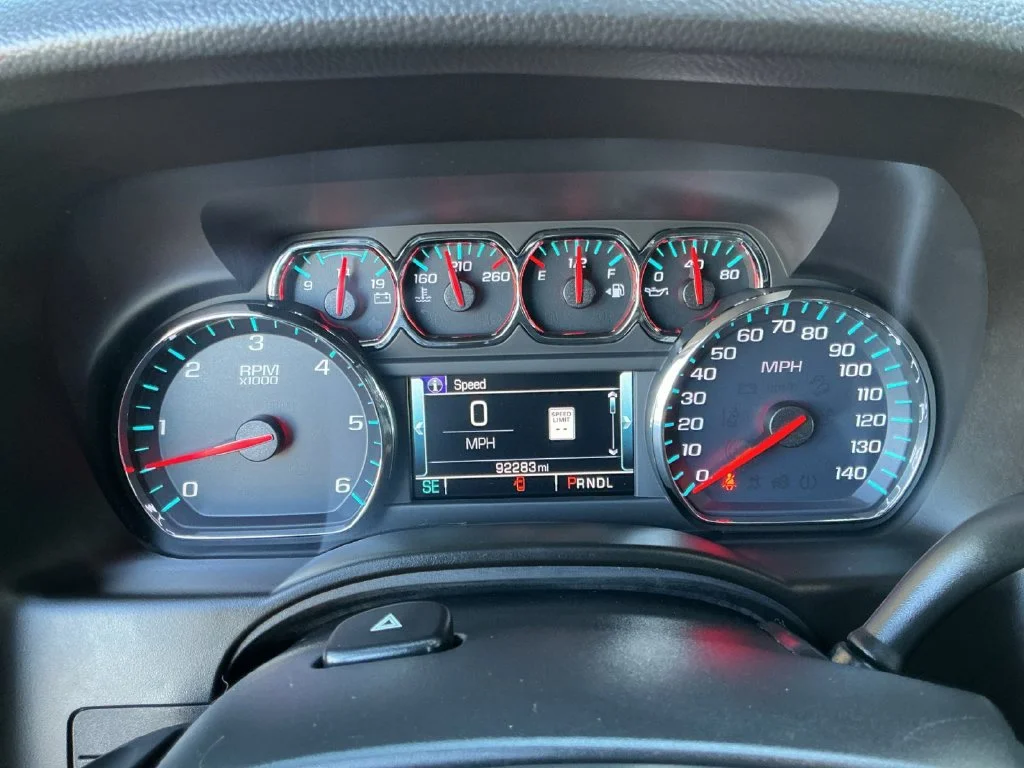 Used 2019 SHADOW GRAY METALLIC Chevrolet LT image 20