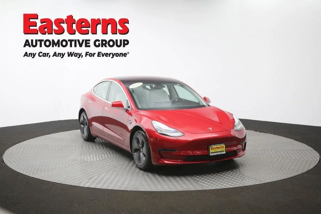 Used 2018 Red Tesla Long Range image 46